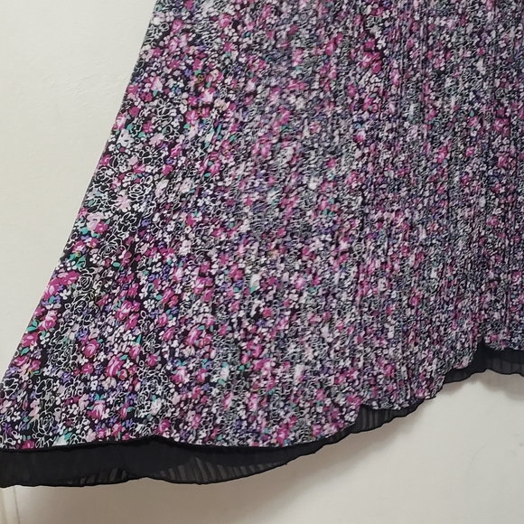 Pleated  floral midi skirt - Picture 4 of 6